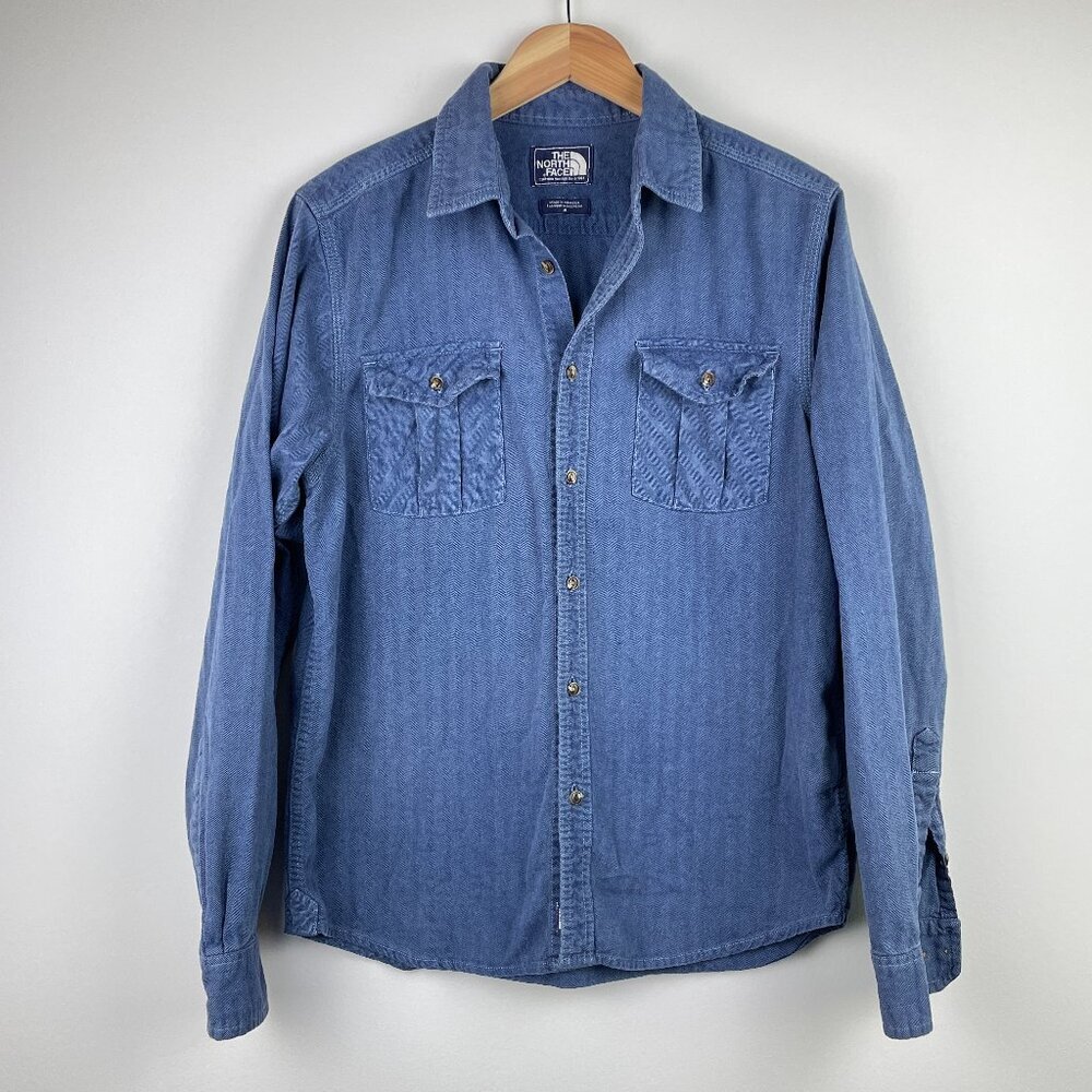 North Face | Women's Blue Twill Long Sleeve Button Up Shirt Medium